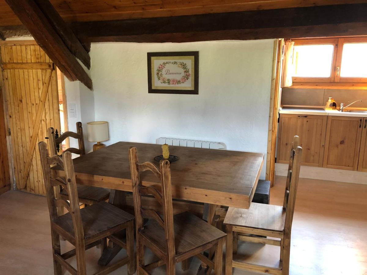Charmant Appartement Dans Le Village/Coqueto Apartamento En El Pueblecito La Cabanasse Esterno foto