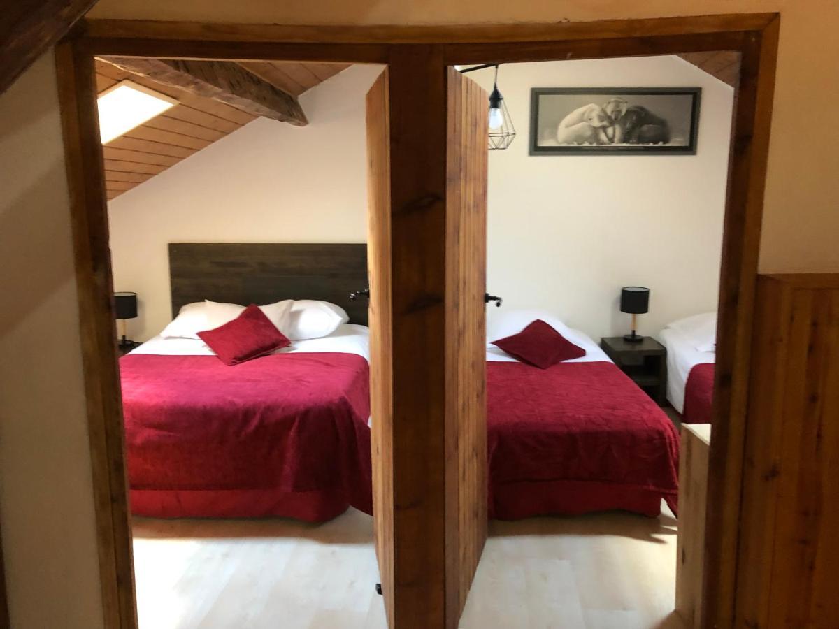 Charmant Appartement Dans Le Village/Coqueto Apartamento En El Pueblecito La Cabanasse Esterno foto